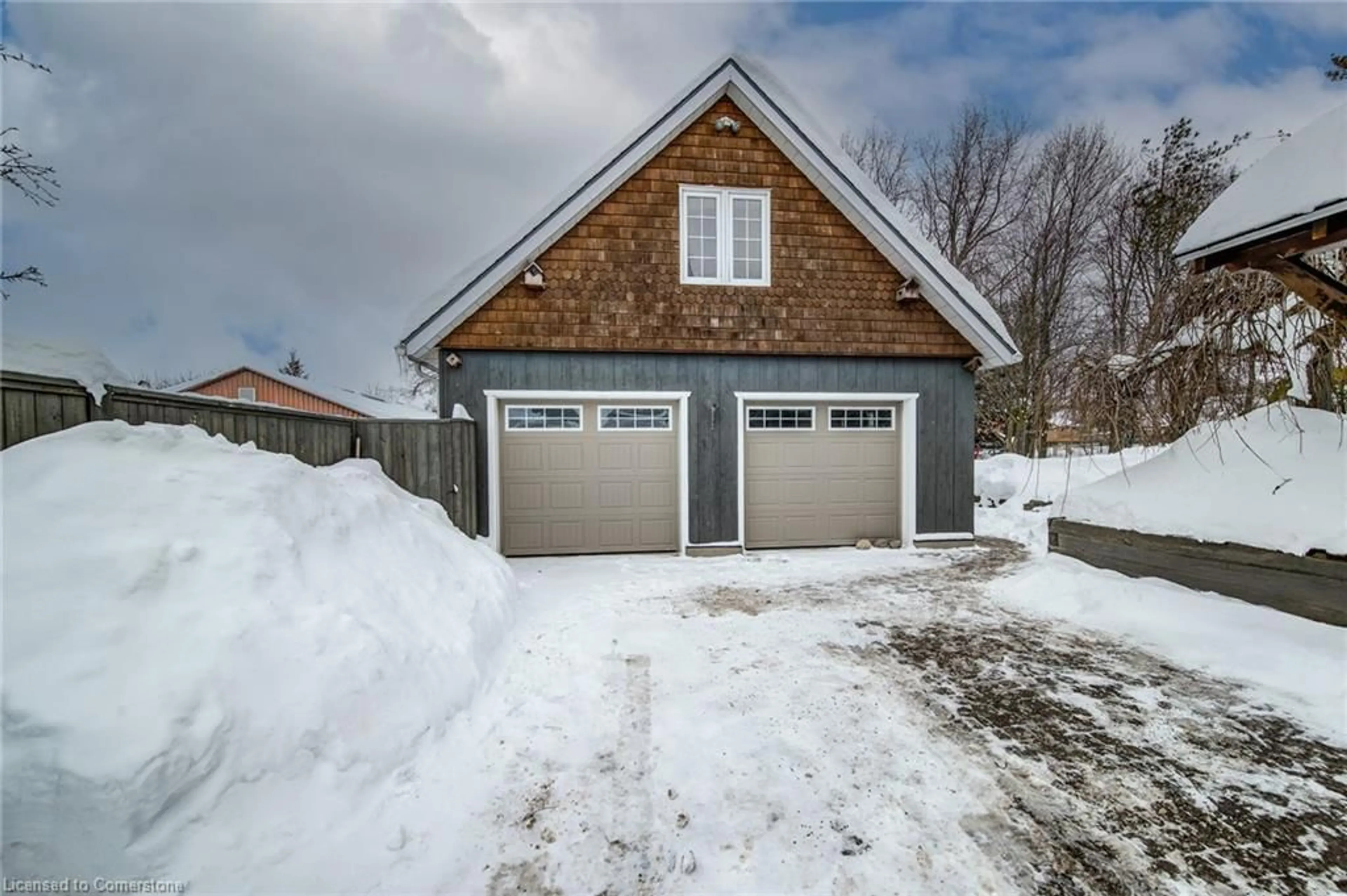 Indoor garage for 1090 Bleams Rd, Mannheim Ontario N0B 2H0