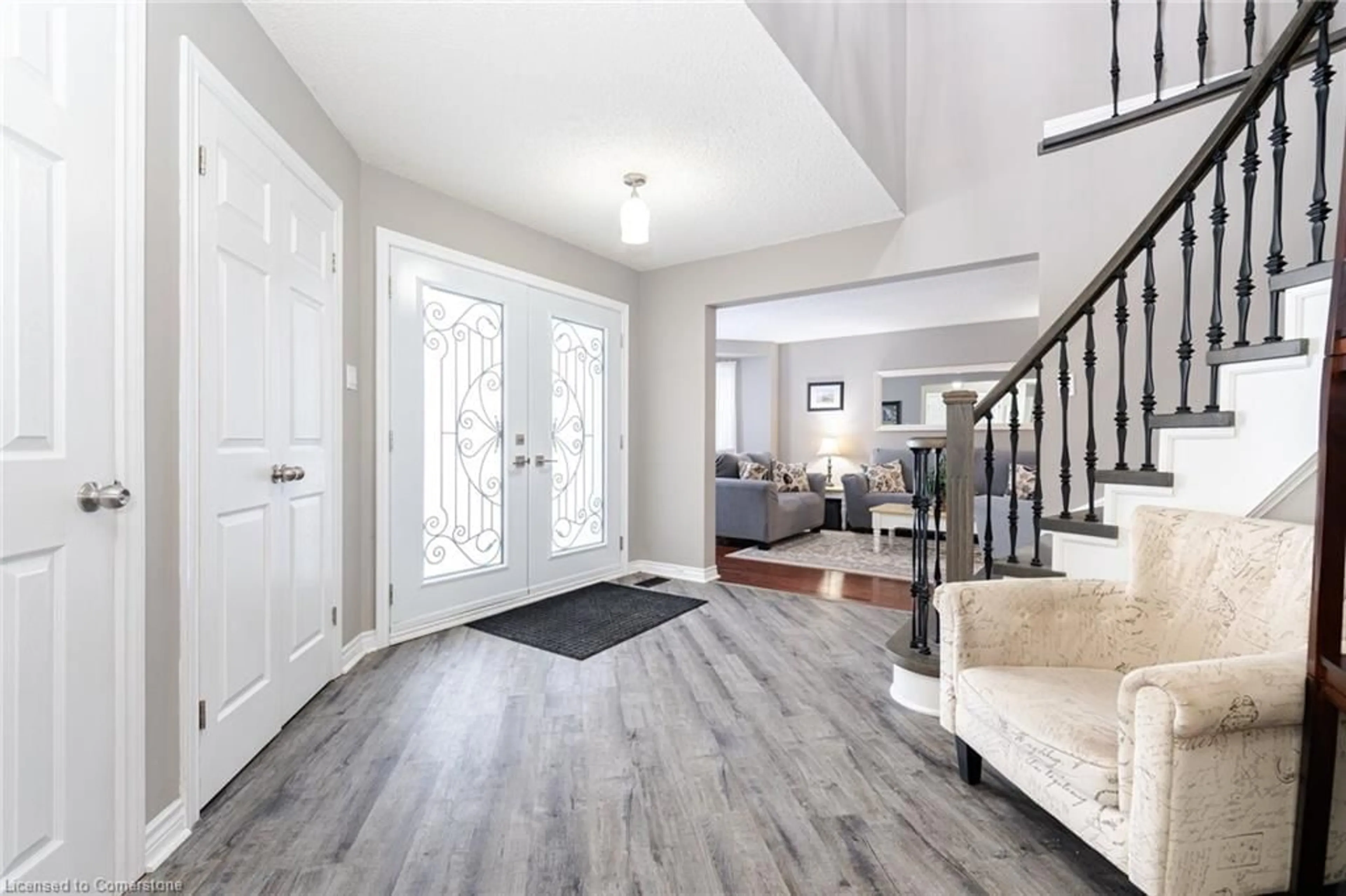 Indoor entryway for 20 Iris Cres, Brampton Ontario L6Z 3H7