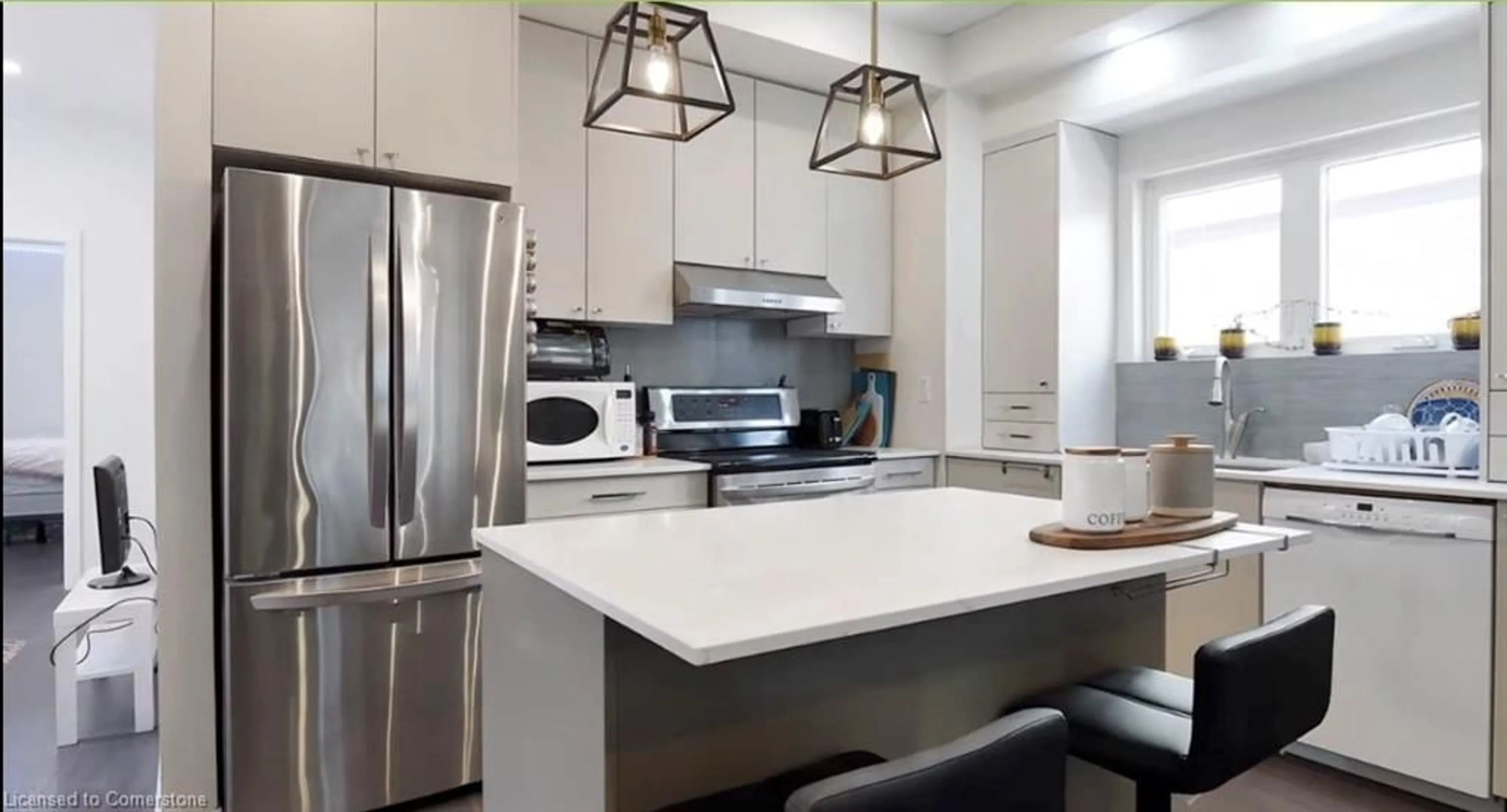 Open concept kitchen, unknown for 99 Arkell St, Hamilton Ontario L8S 1N6