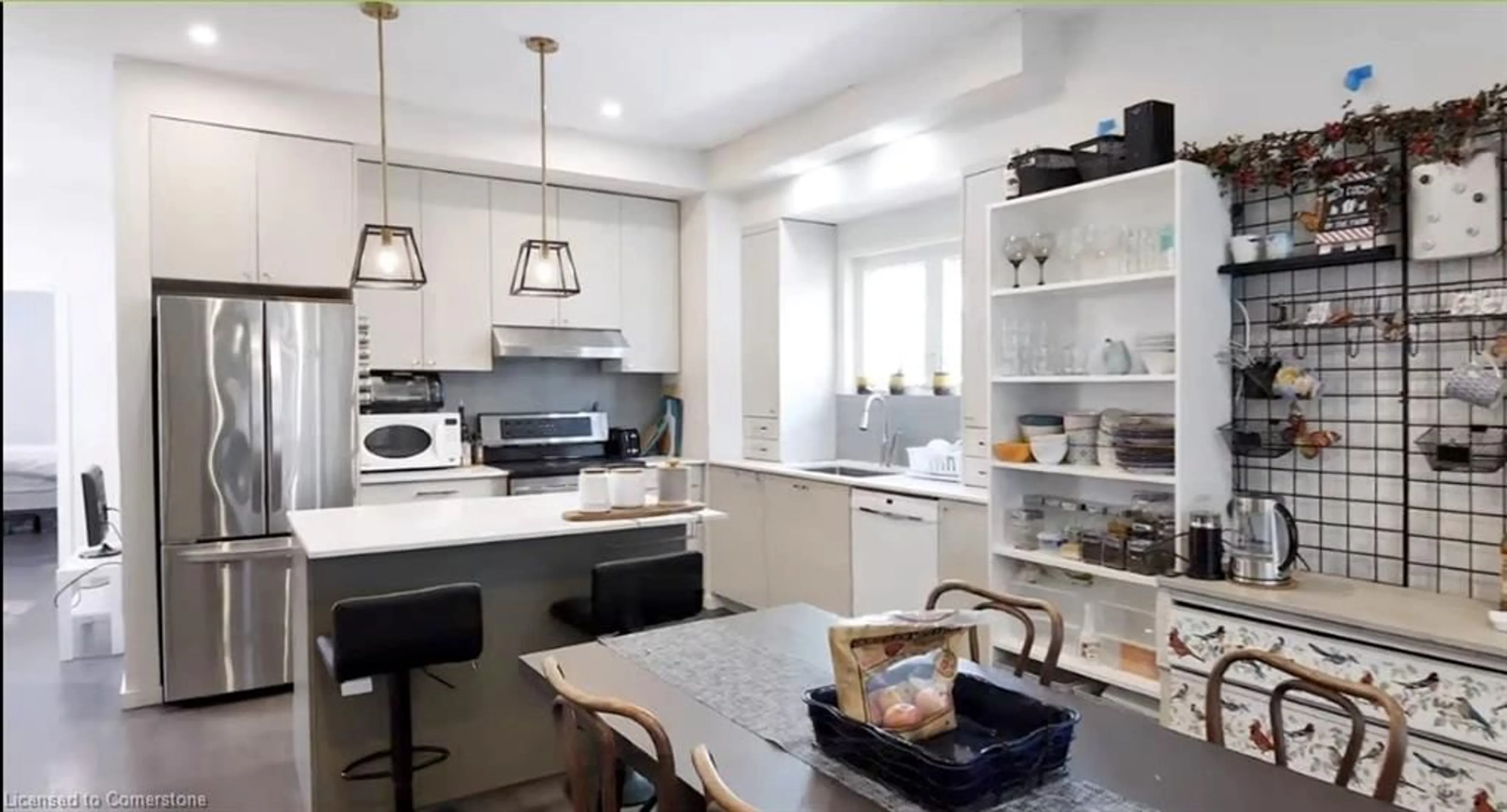 Open concept kitchen, ceramic/tile floor for 99 Arkell St, Hamilton Ontario L8S 1N6