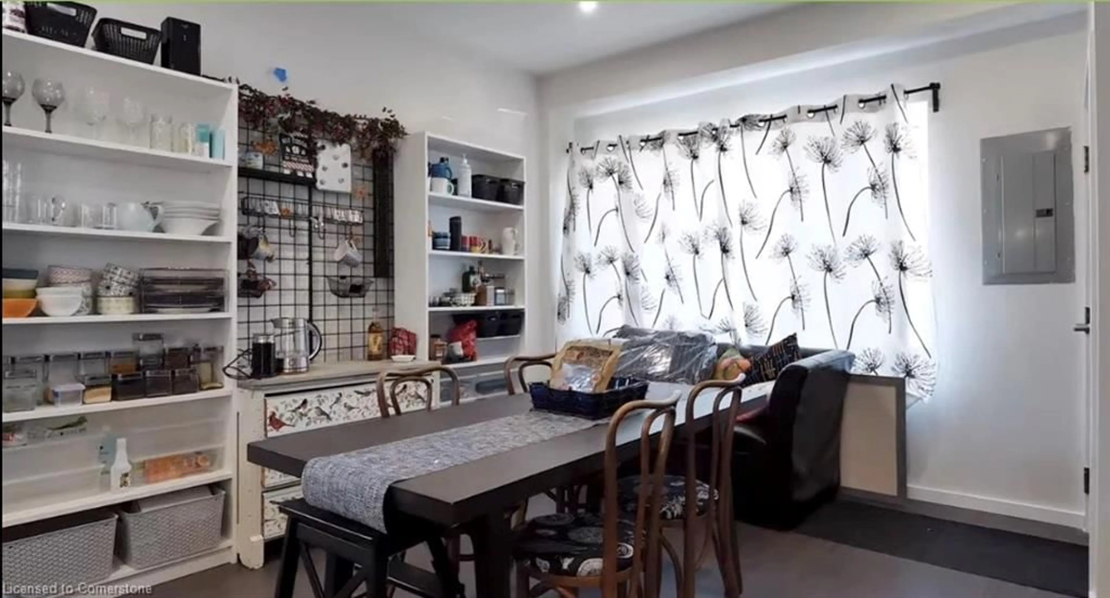 Dining room, unknown for 99 Arkell St, Hamilton Ontario L8S 1N6