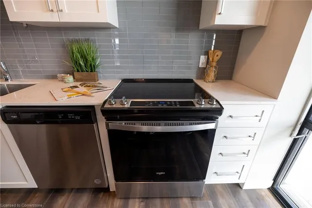 Additional property image - 15 Queen St Unit 902