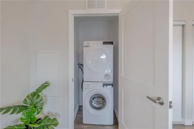 Additional property image - 15 Queen St Unit 902