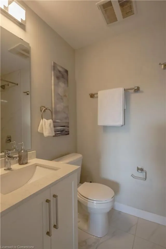 Additional property image - 15 Queen St Unit 902
