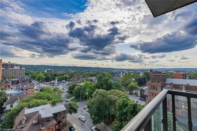 Additional property image - 15 Queen St Unit 902