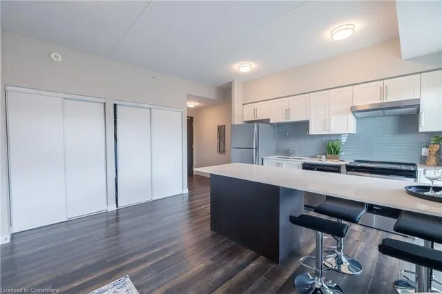 Additional property image - 15 Queen St Unit 902