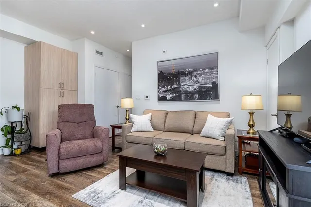 Additional property image - 16 Markle Cres Unit 211