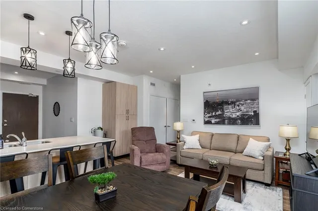 Additional property image - 16 Markle Cres Unit 211