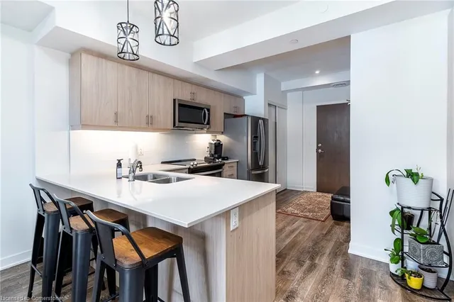 Additional property image - 16 Markle Cres Unit 211