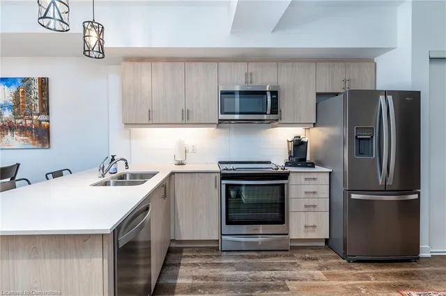 Additional property image - 16 Markle Cres Unit 211