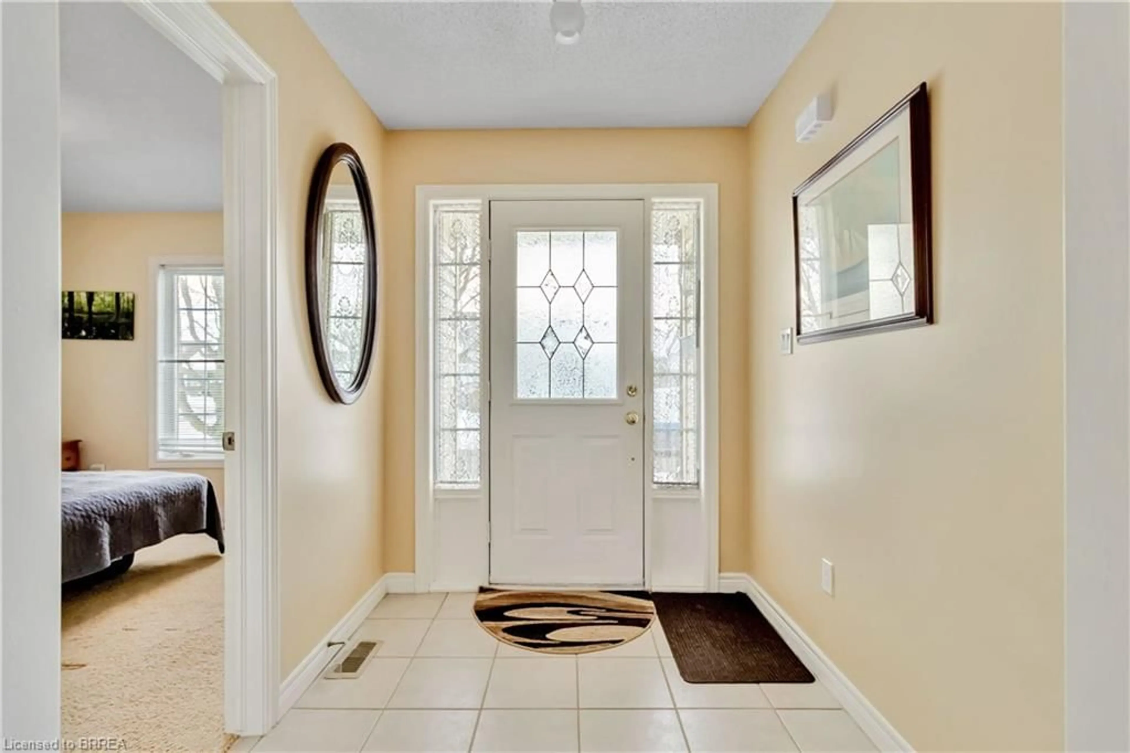 Indoor entryway for 26 Walsingham Dr, Port Rowan Ontario N0E 1M0