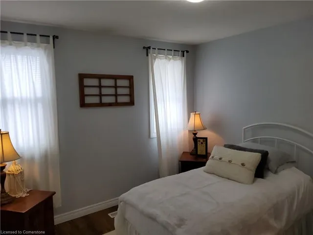 Additional property image - 18 Rideau Cres