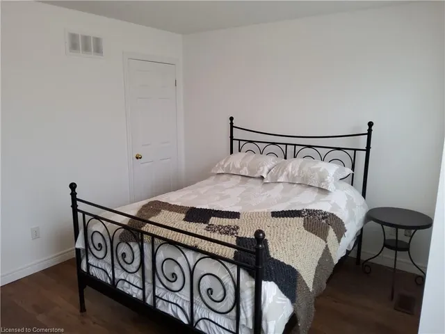 Additional property image - 18 Rideau Cres