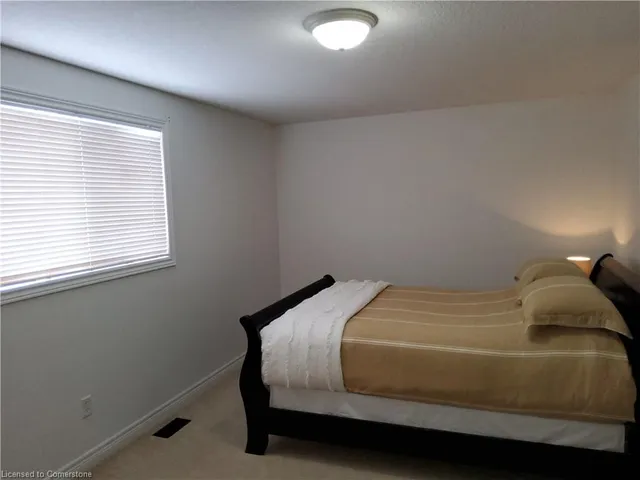 Additional property image - 18 Rideau Cres