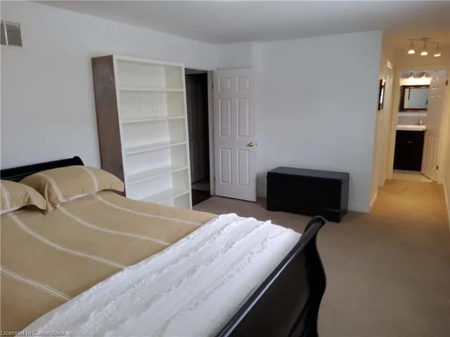 Additional property image - 18 Rideau Cres