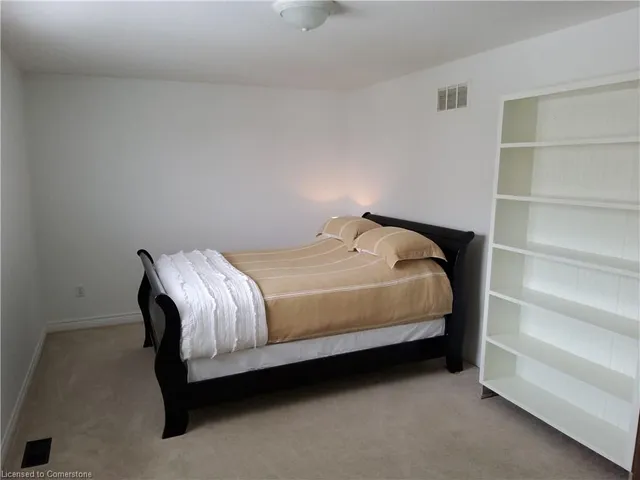 Additional property image - 18 Rideau Cres