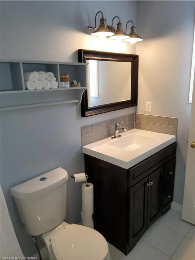 Additional property image - 18 Rideau Cres