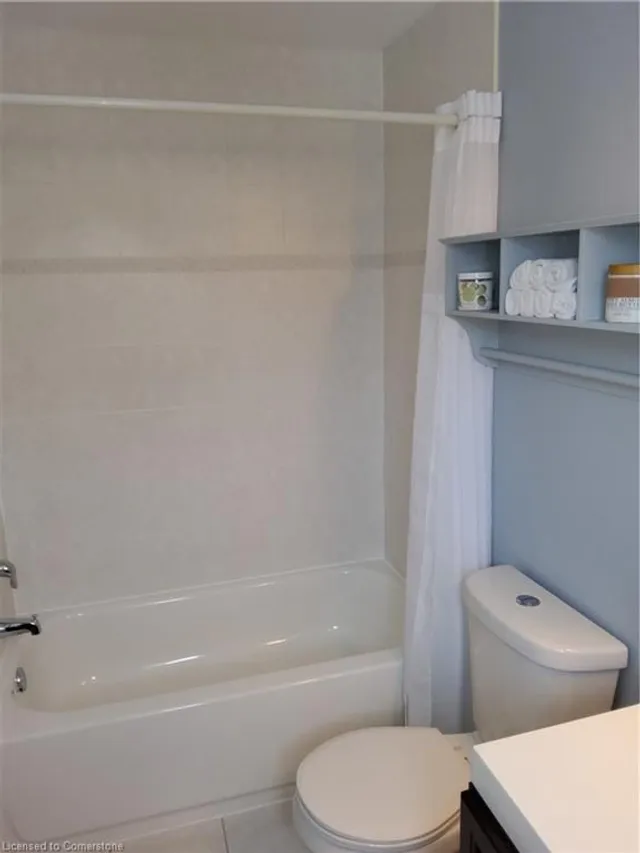 Additional property image - 18 Rideau Cres