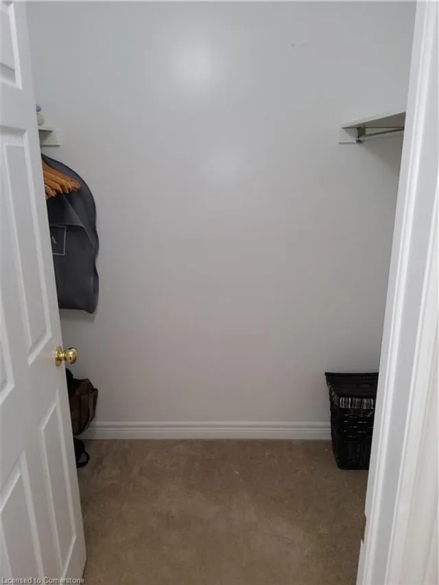 Additional property image - 18 Rideau Cres