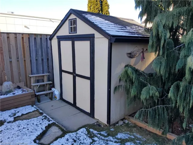 Additional property image - 18 Rideau Cres
