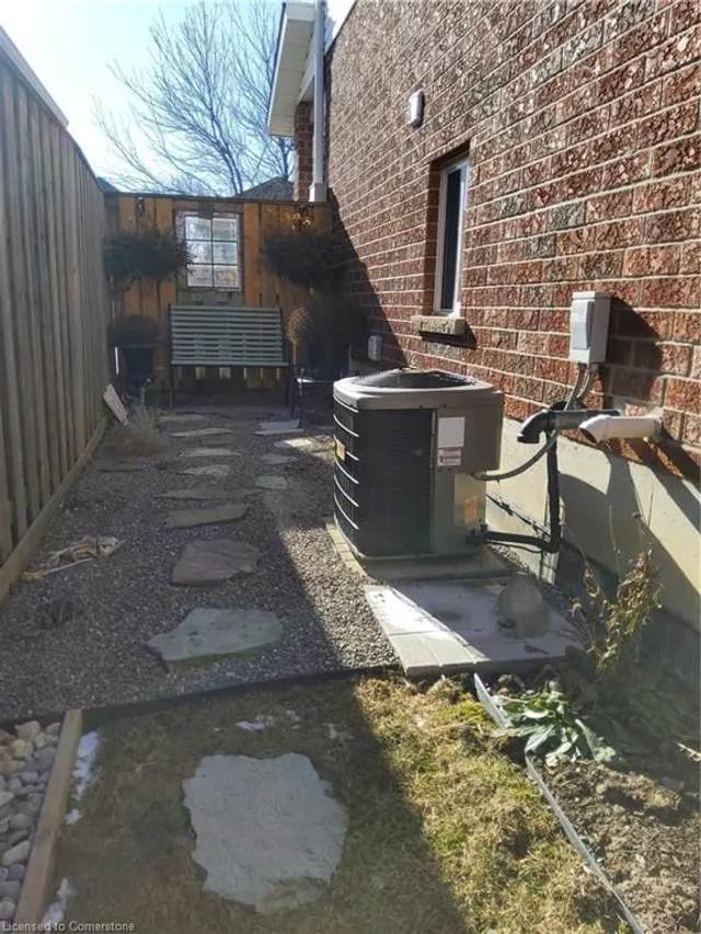 Additional property image - 18 Rideau Cres