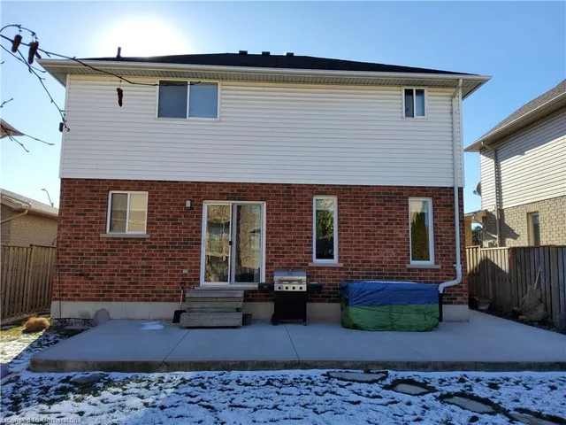 Additional property image - 18 Rideau Cres