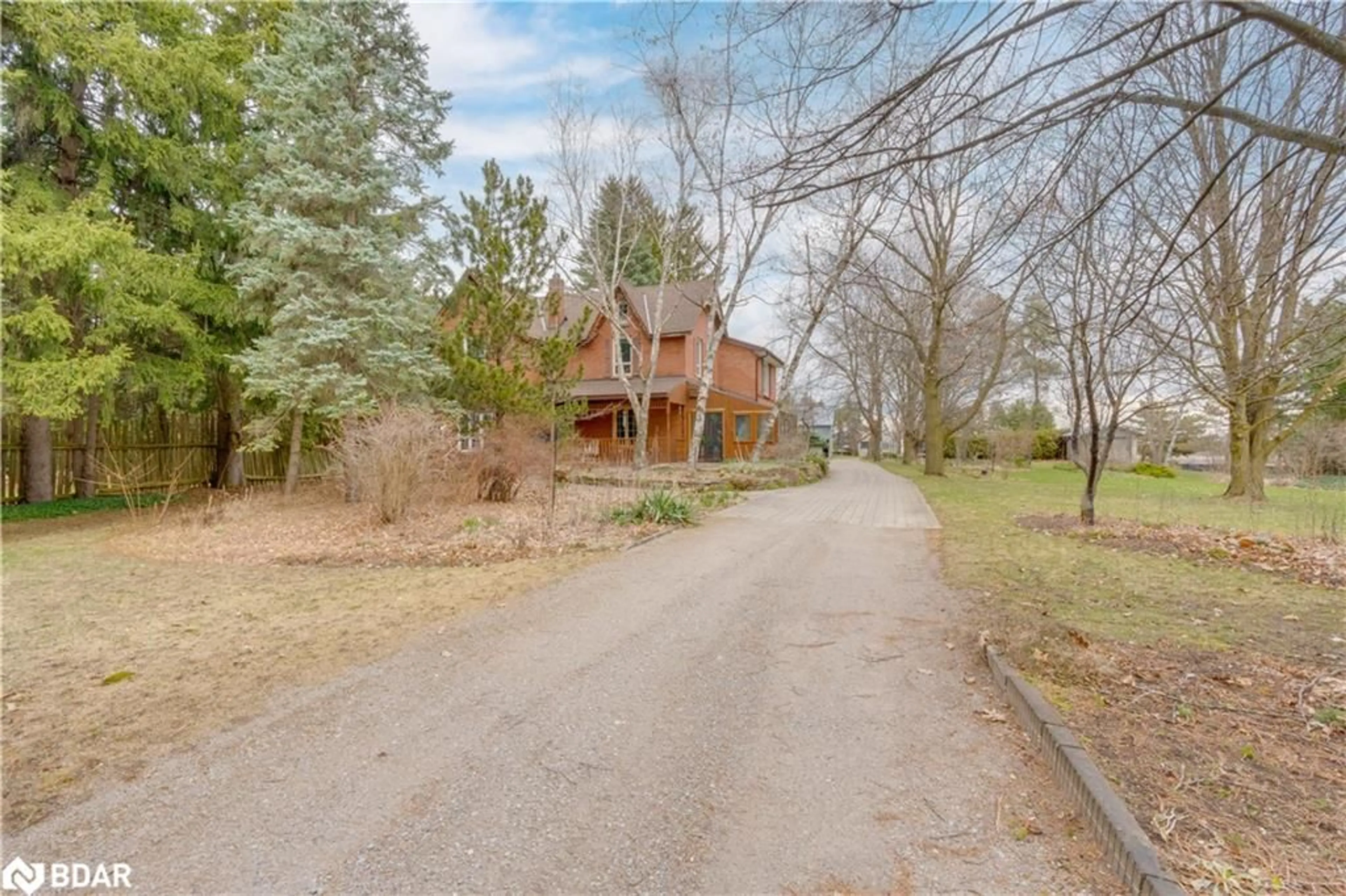 A pic from outside/outdoor area/front of a property/back of a property/a pic from drone, street for 7089 5th Sideroad, Innisfil Ontario L9S 3R9