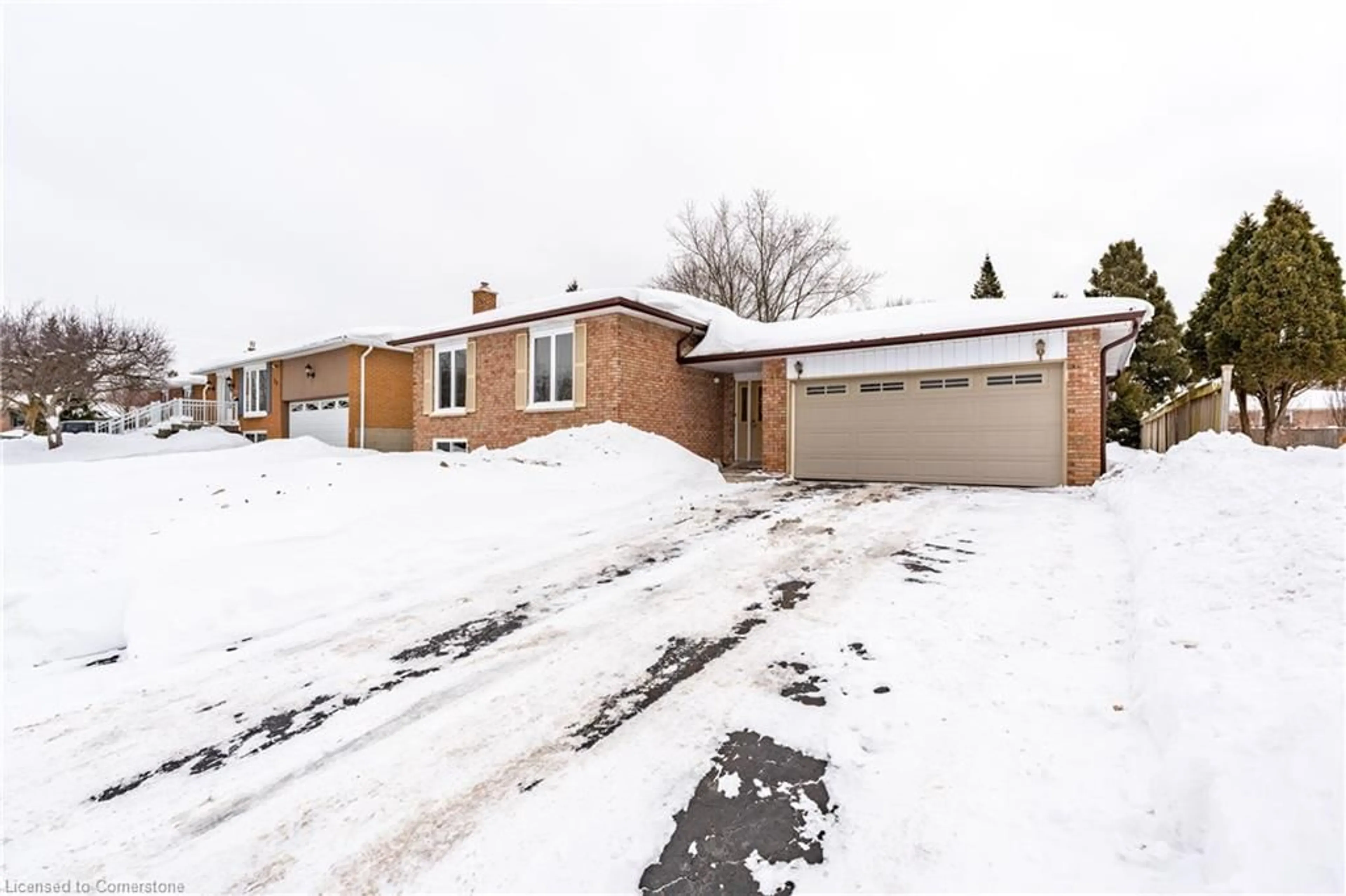 A pic from outside/outdoor area/front of a property/back of a property/a pic from drone, street for 12 Ashdale Crt, Waterdown Ontario L0R 2H3