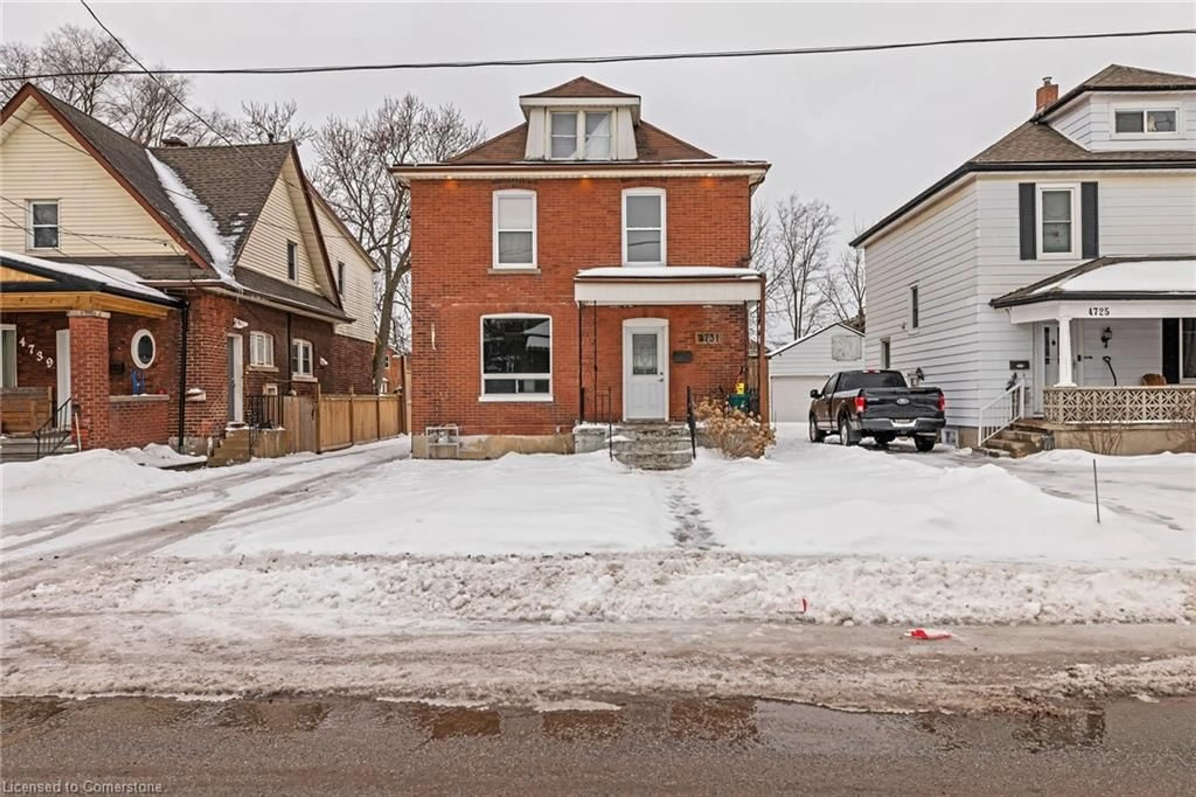 Home with brick exterior material, street for 4731 Third Ave, Niagara Falls Ontario L2E 4L7