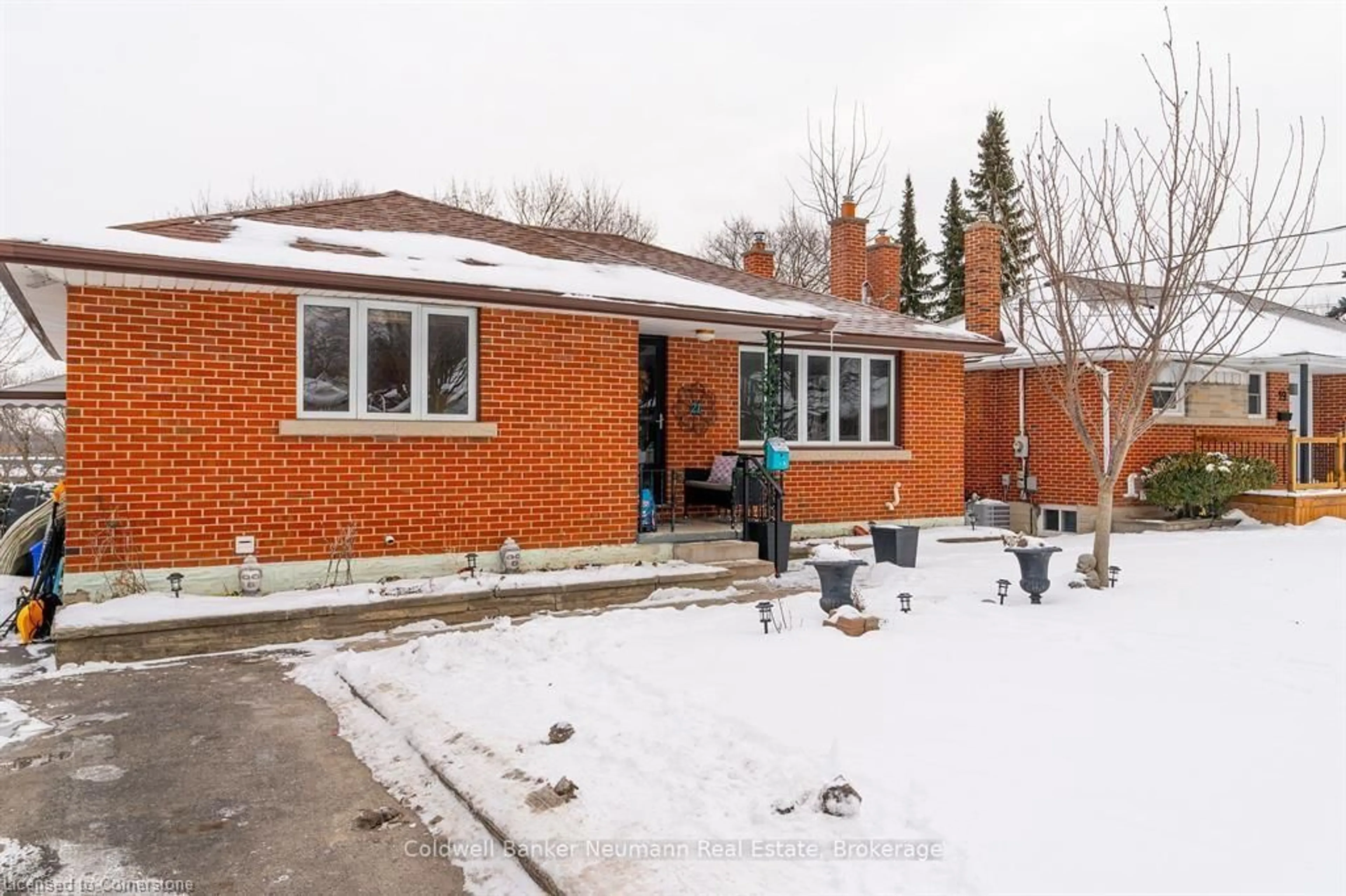 Home with brick exterior material, street for 21 Louisa Dr, Guelph Ontario N1E 4T4