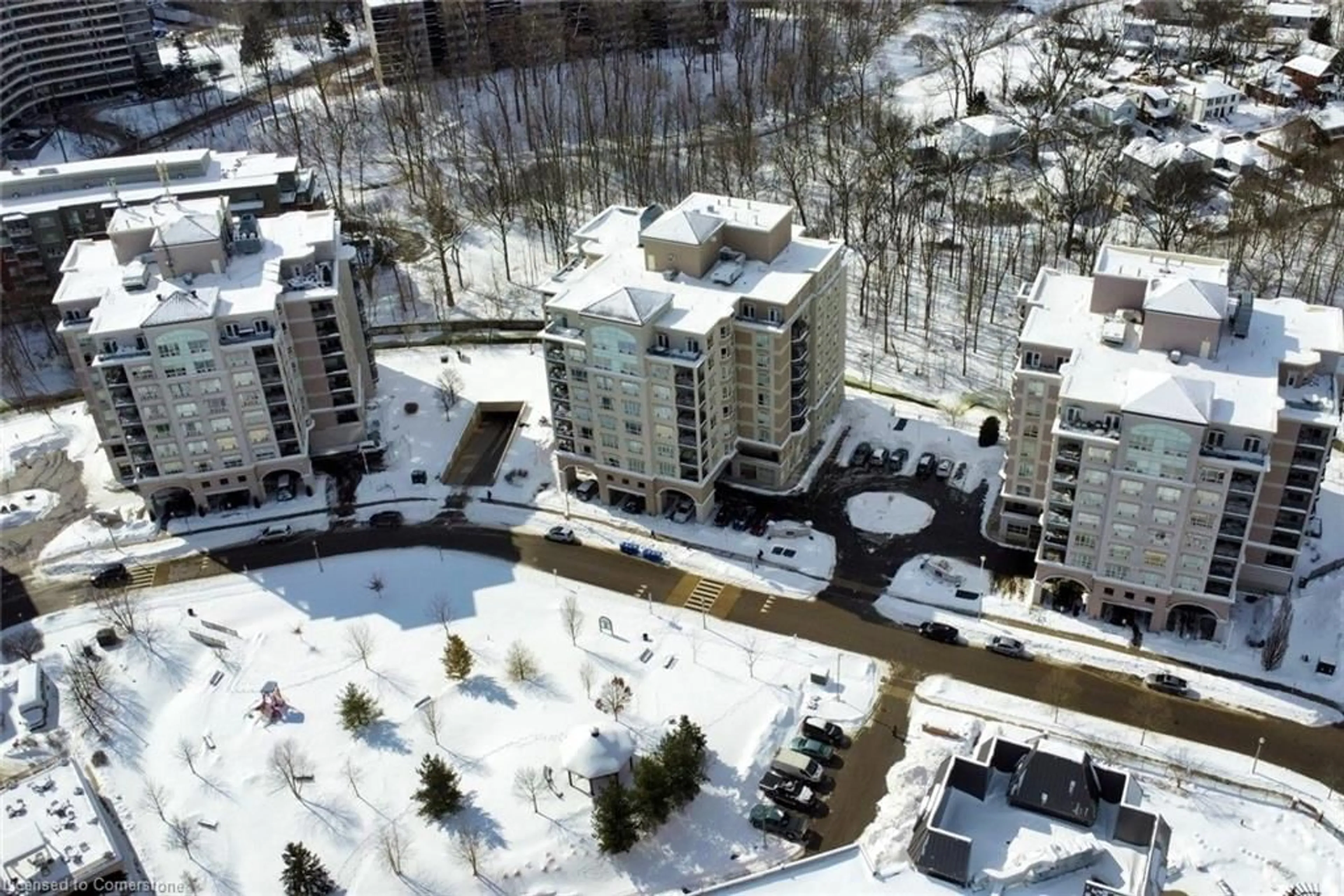 A pic from outside/outdoor area/front of a property/back of a property/a pic from drone, city buildings view from balcony for 3000 Creekside Dr #304, Dundas Ontario L9H 7S8