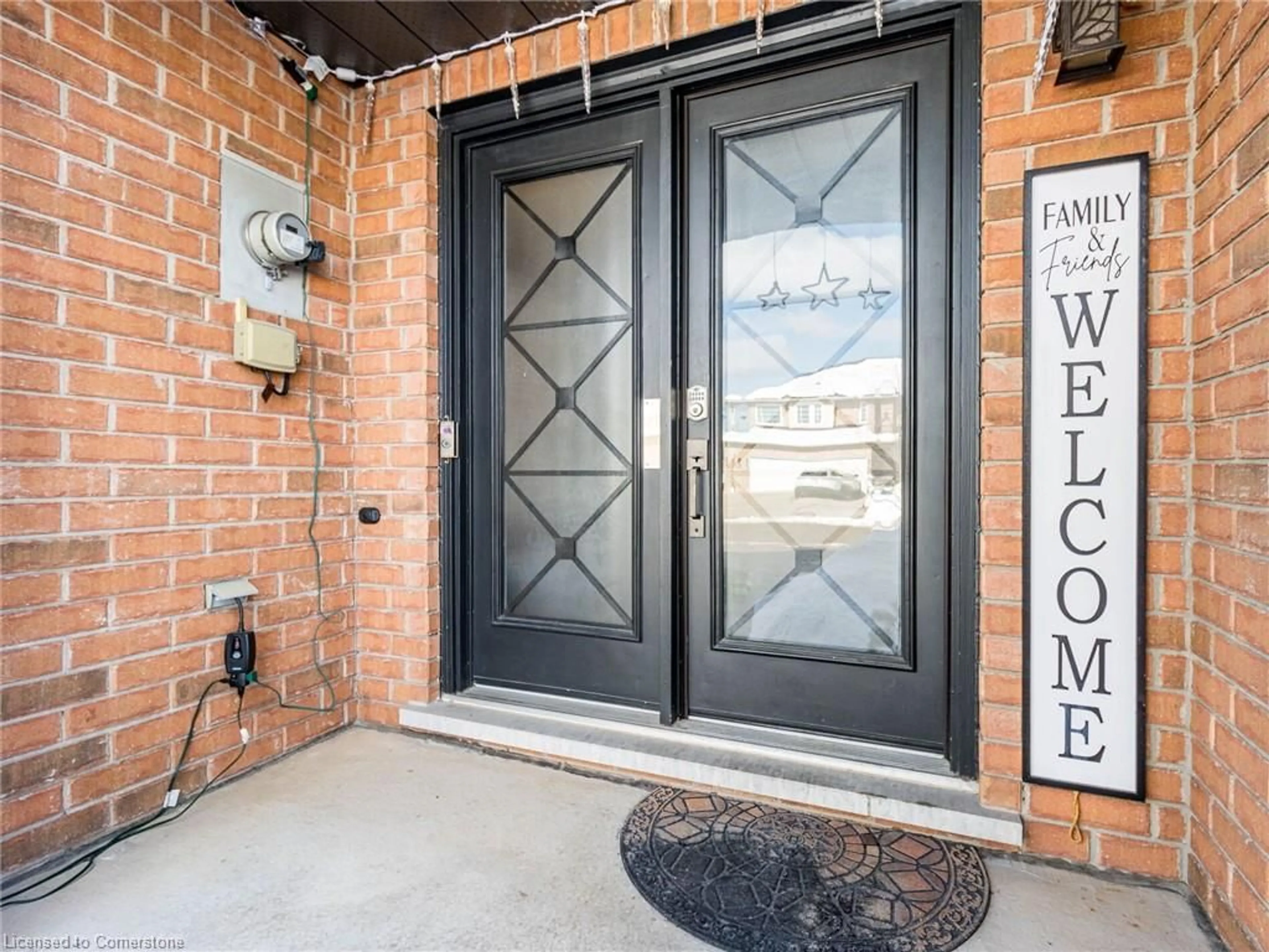 Indoor entryway for 54 Hillcroft Dr, Stoney Creek Ontario L8J 3W9