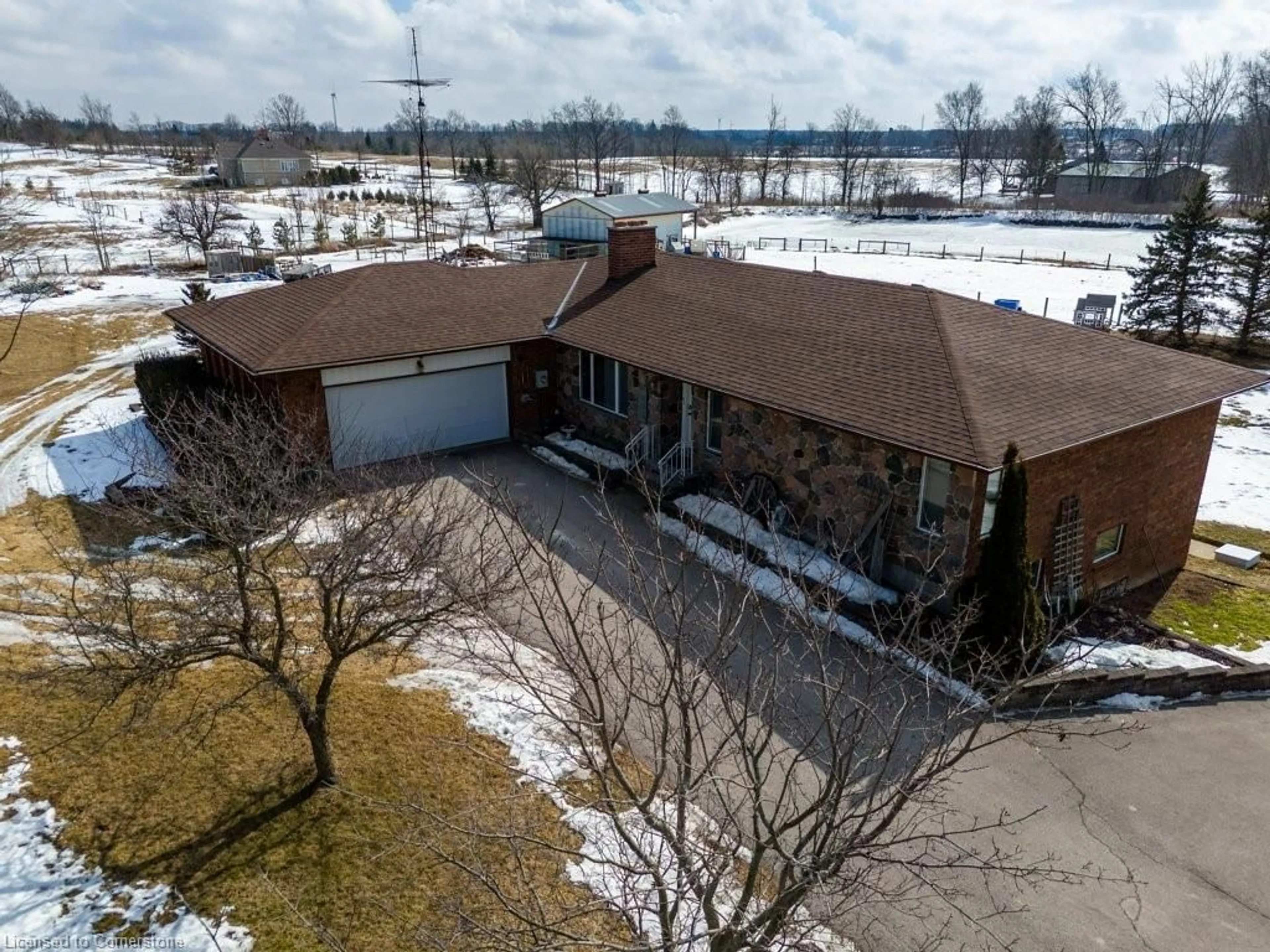 A pic from outside/outdoor area/front of a property/back of a property/a pic from drone, water/lake/river/ocean view for 2397 Patterson Rd, West Lincoln Ontario L0R 1Y0