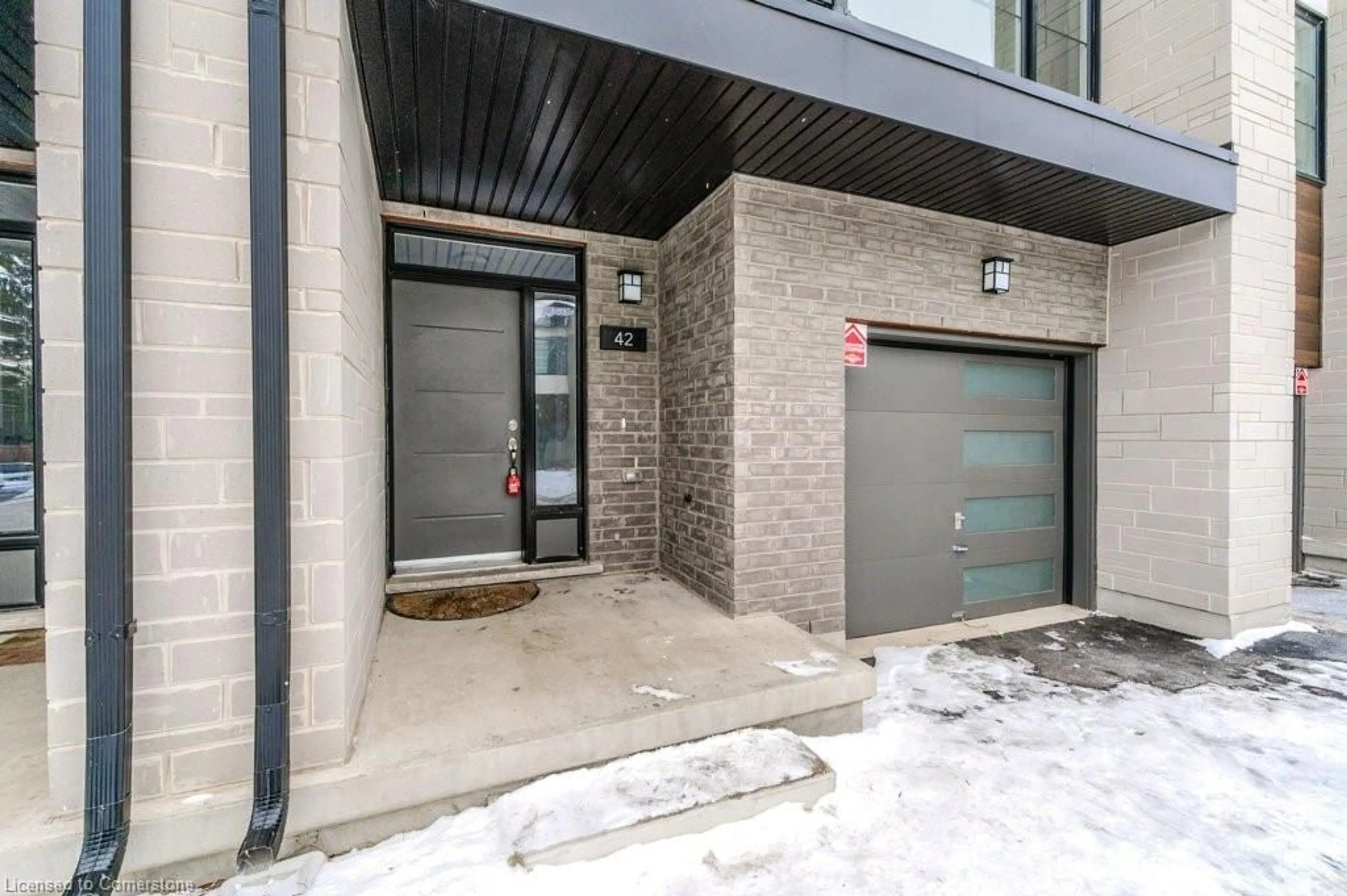 Indoor entryway for 350 River Road Rd #42, Cambridge Ontario N3C 2B7