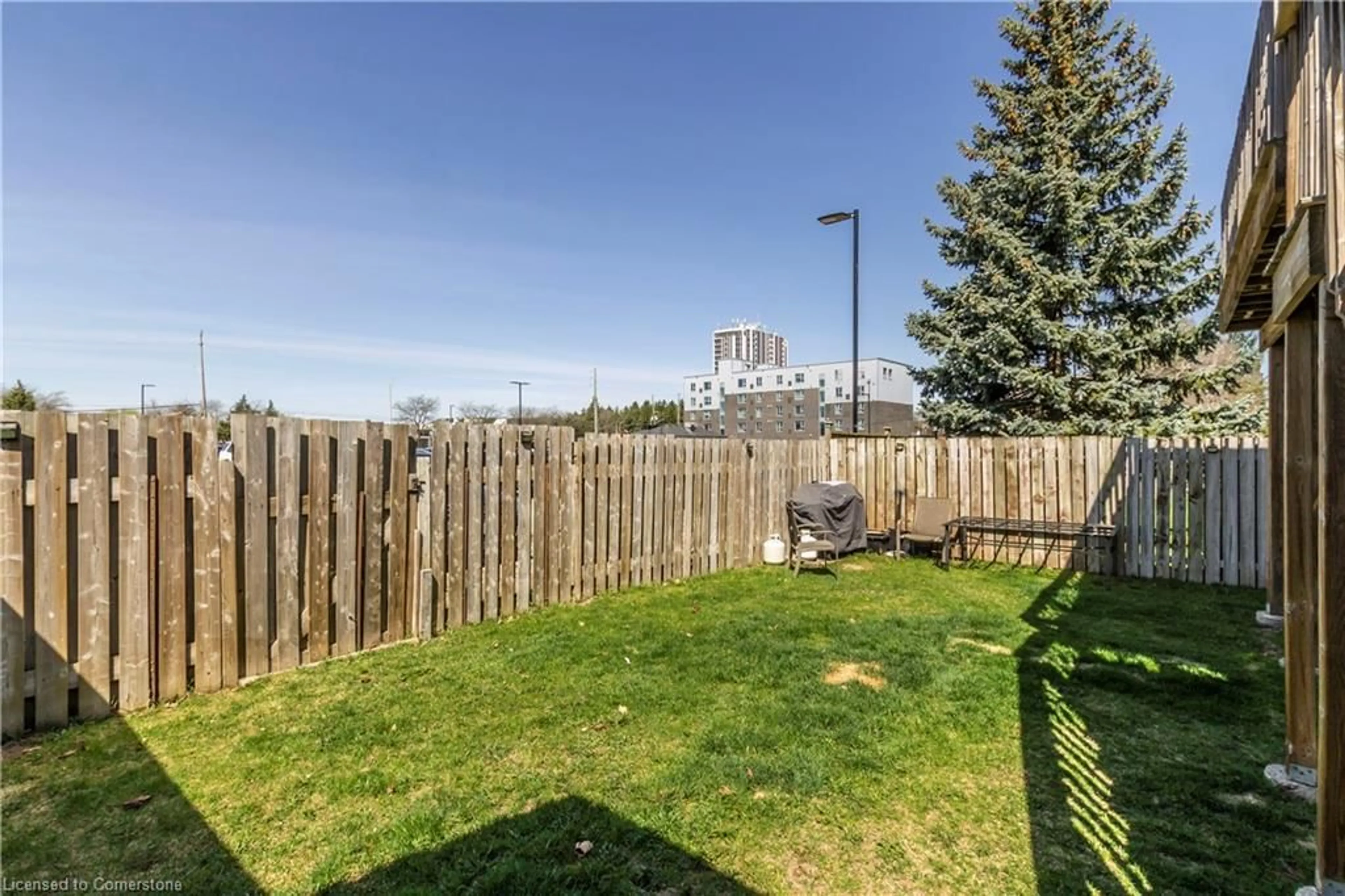 Patio, unknown for 75 Sekura Cres, Cambridge Ontario N1R 7C9