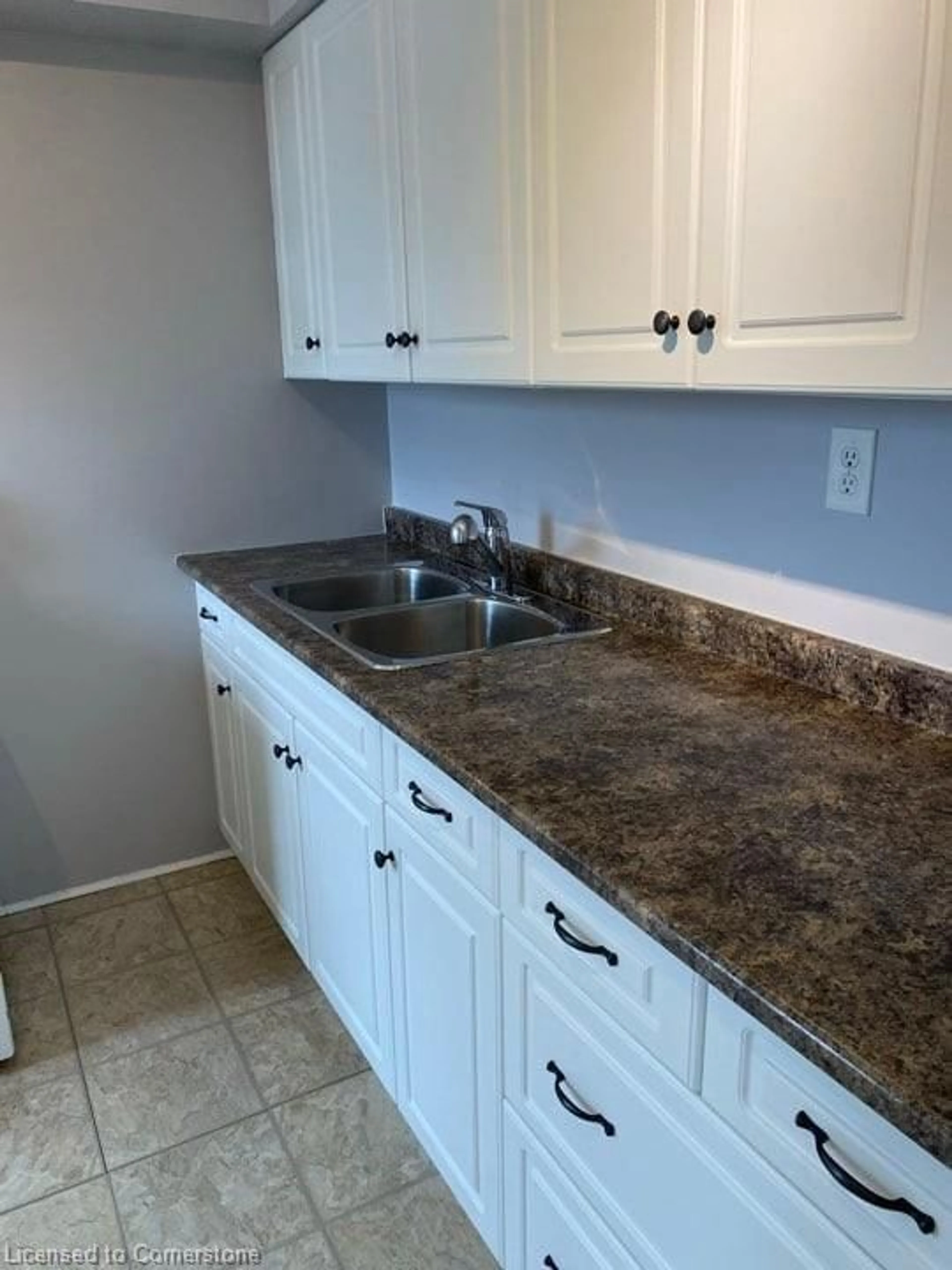 Standard kitchen, ceramic/tile floor for 42 Niagara St, St. Catharines Ontario L2R 4K9