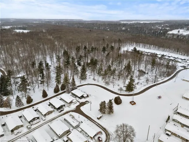 Additional property image - 4449 Milburough Line Unit 10 Oak St.