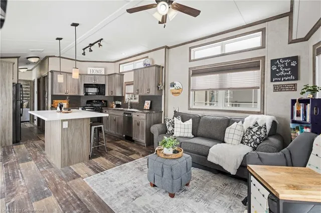 Additional property image - 4449 Milburough Line Unit 10 Oak St.
