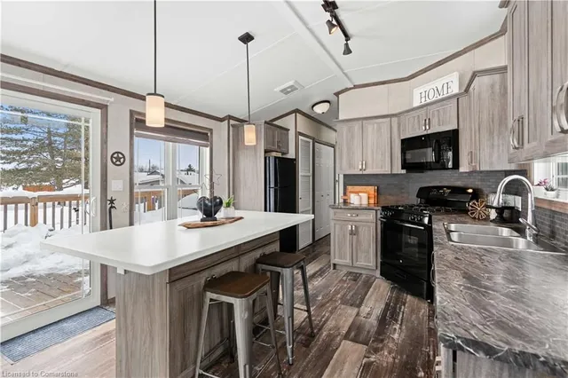 Additional property image - 4449 Milburough Line Unit 10 Oak St.