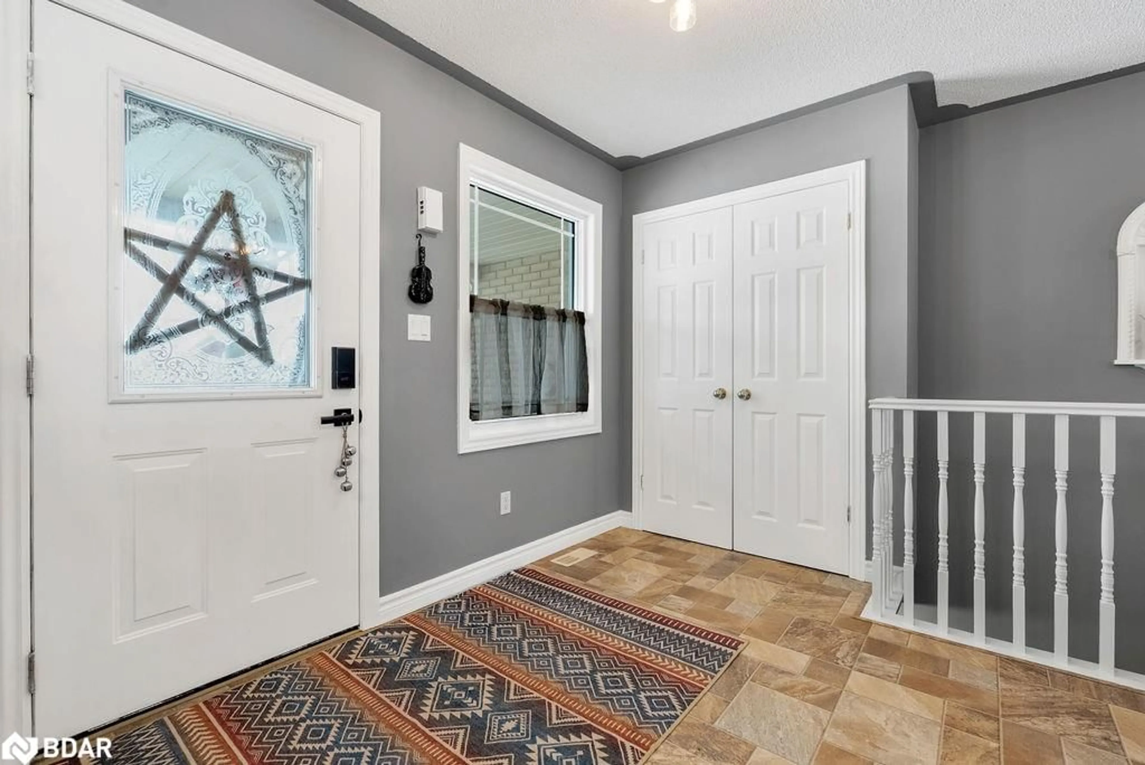 Indoor entryway for 14 Dormer Rd, Lindsay Ontario K9V 6H8