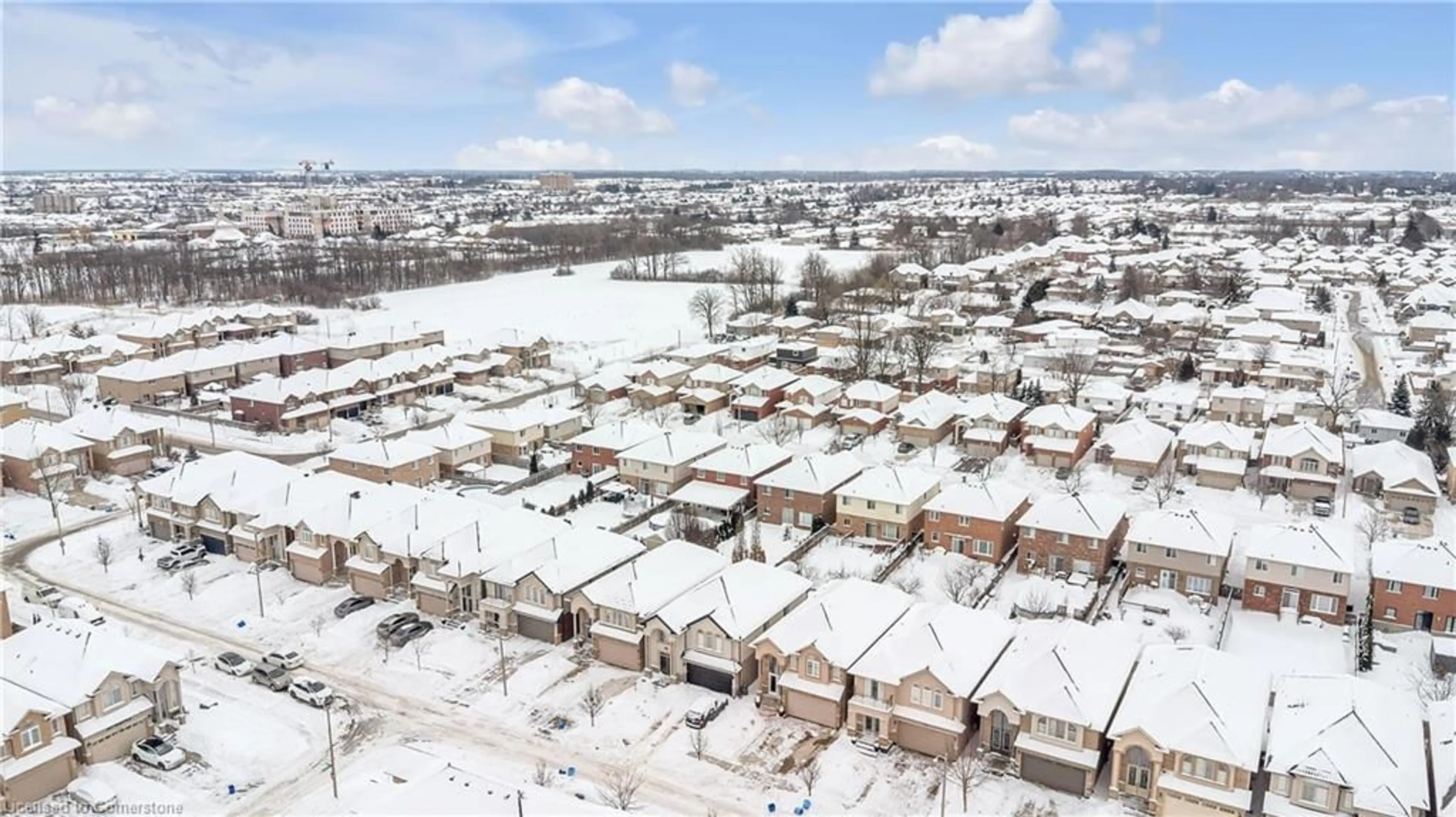 A pic from outside/outdoor area/front of a property/back of a property/a pic from drone, street for 36 Chartwell Cir, Hamilton Ontario L9A 0B7