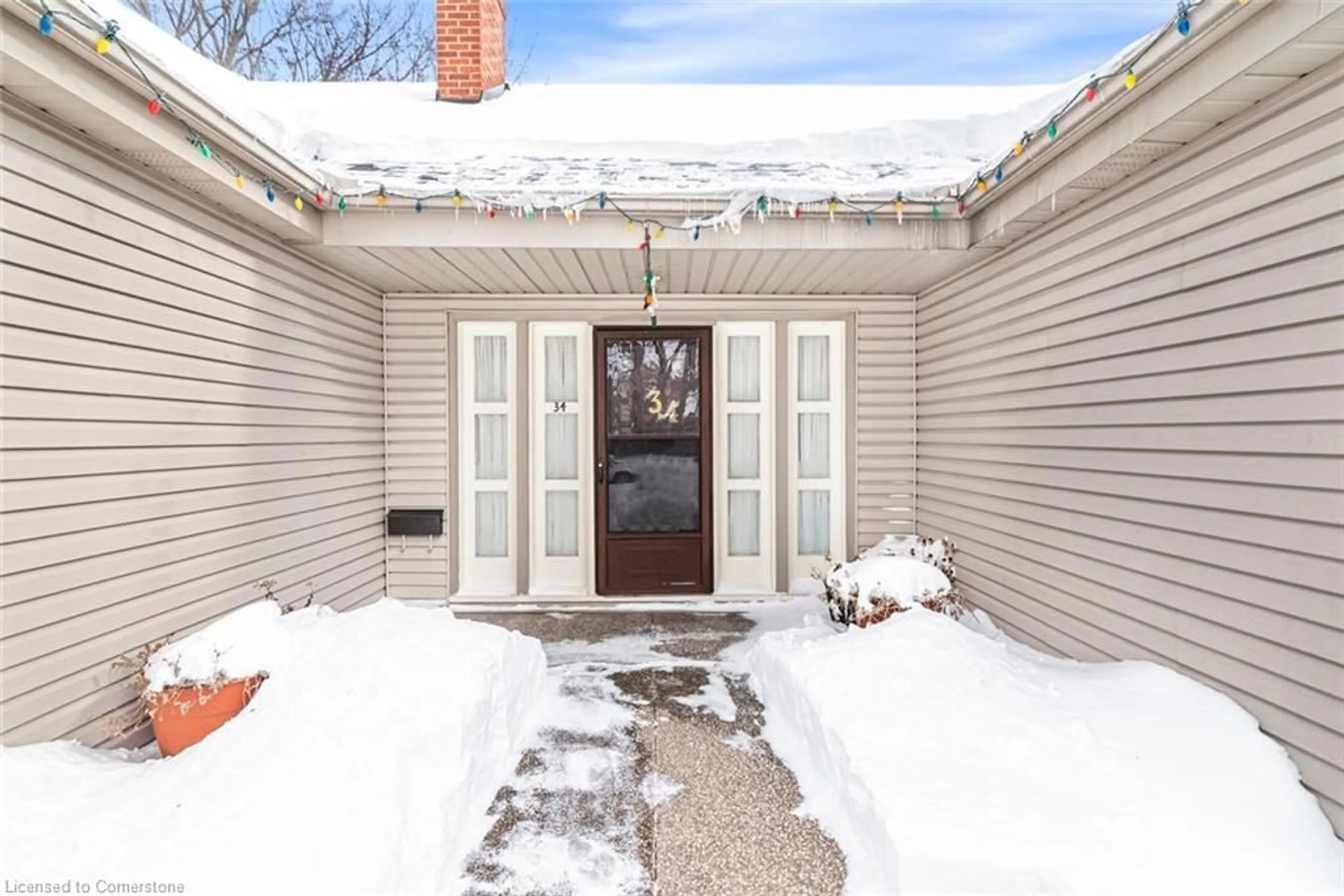 Indoor entryway for 34 Norwich Rd, Stoney Creek Ontario L8E 1Z8