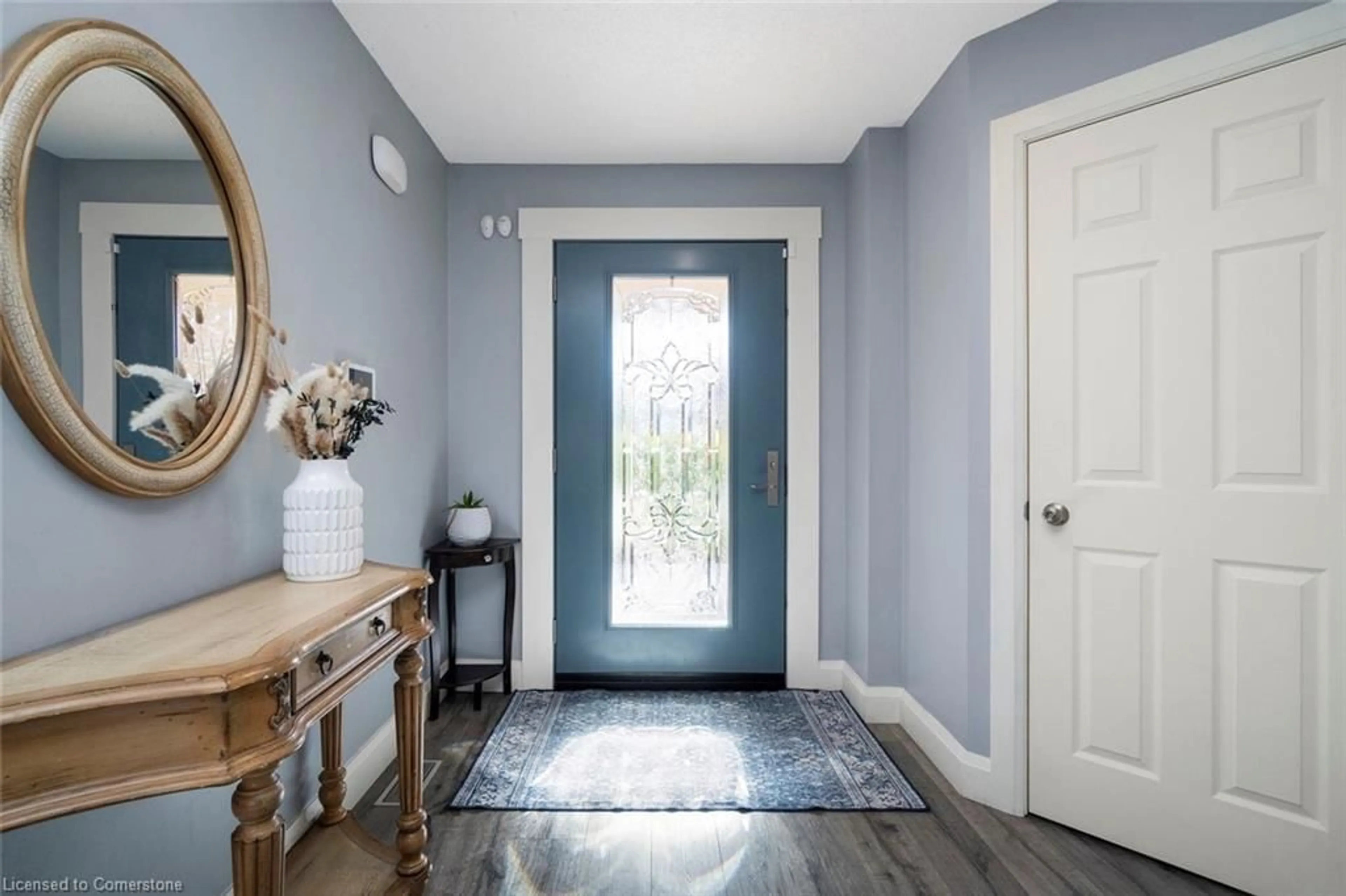 Indoor entryway for 20 Midanbury Way, Mount Hope Ontario L0R 1W0