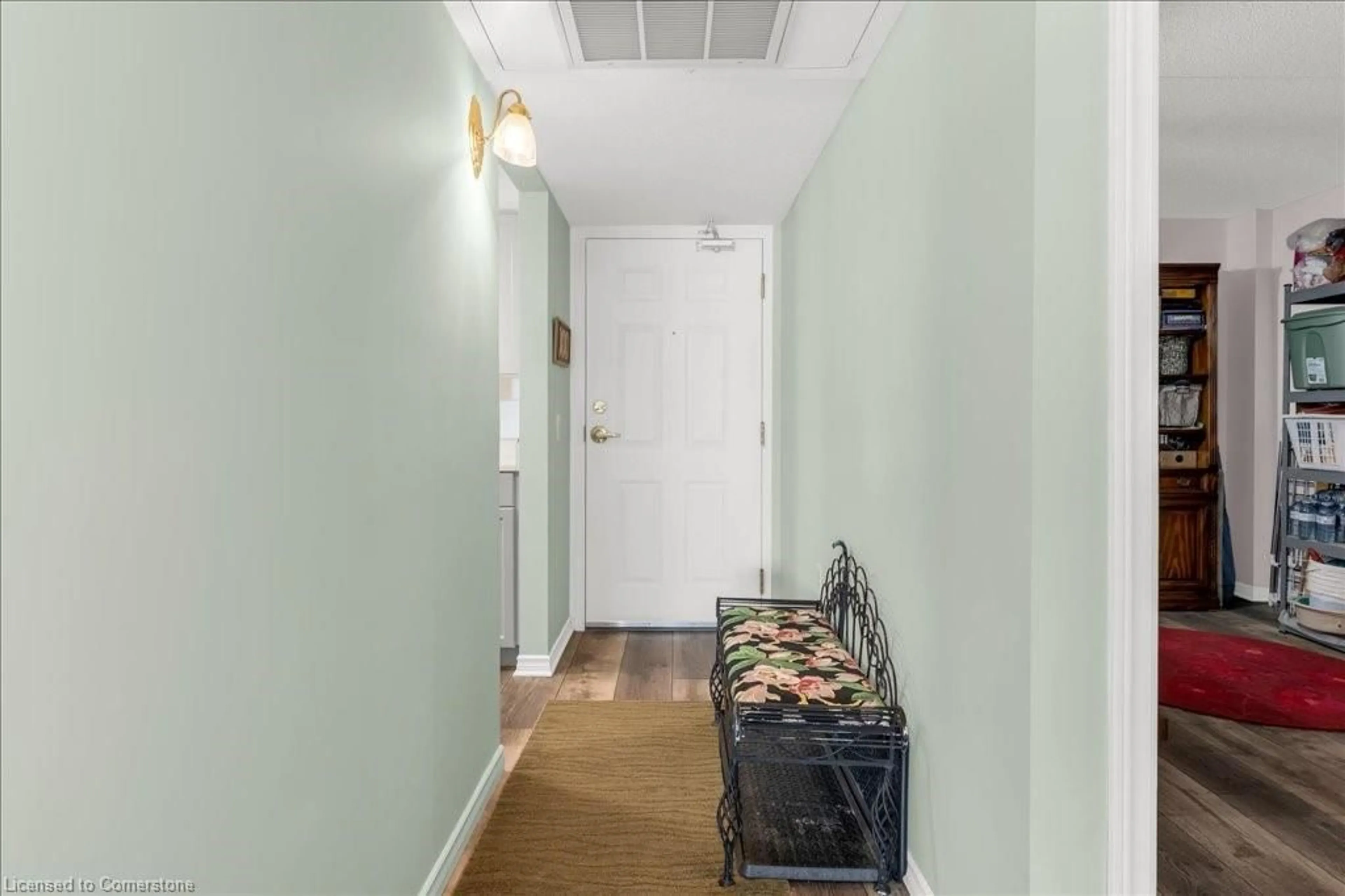 Indoor entryway for 3420 Frederick Ave #321, Vineland Ontario L0R 2C0