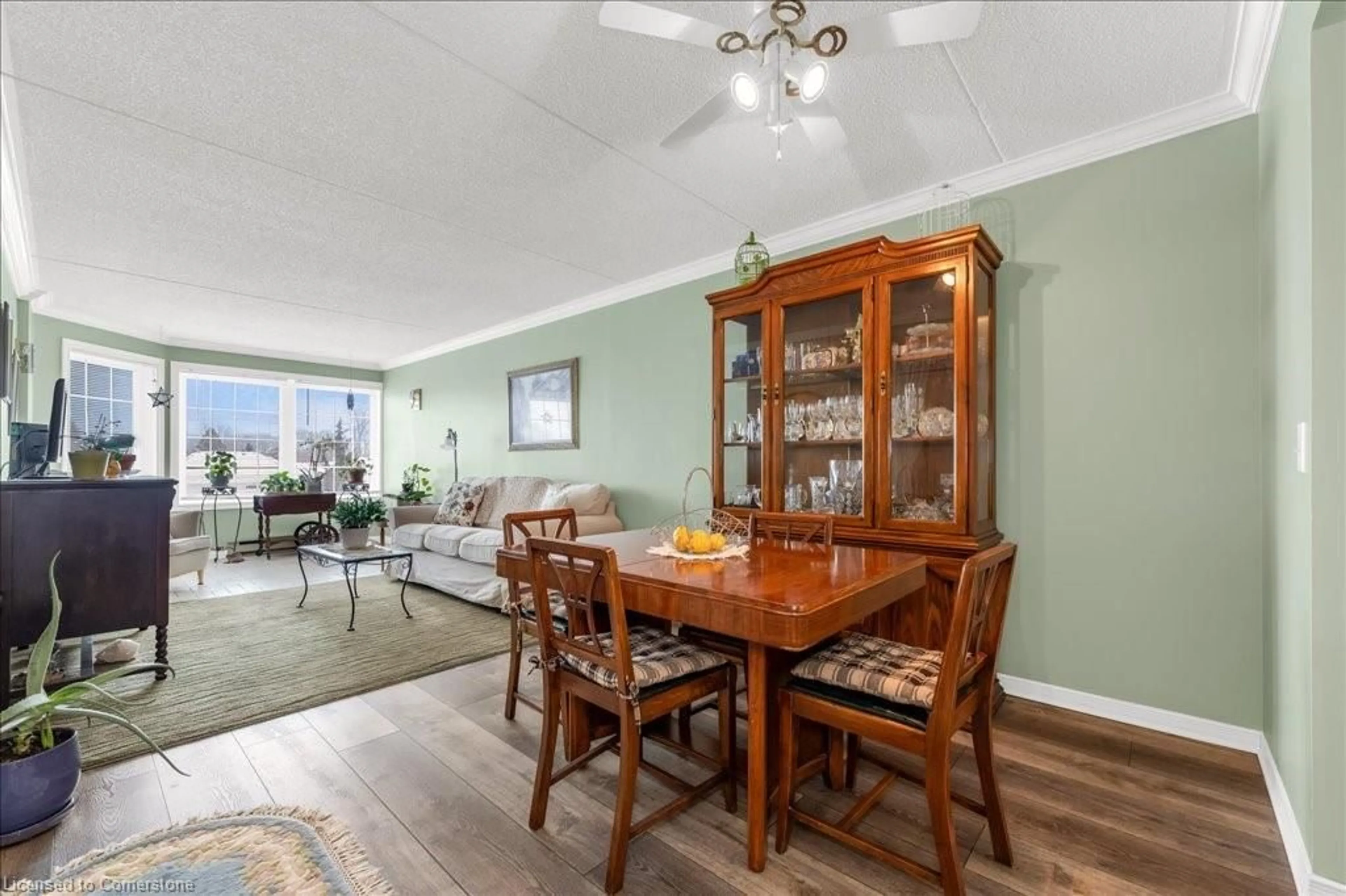 Dining room, wood/laminate floor for 3420 Frederick Ave #321, Vineland Ontario L0R 2C0