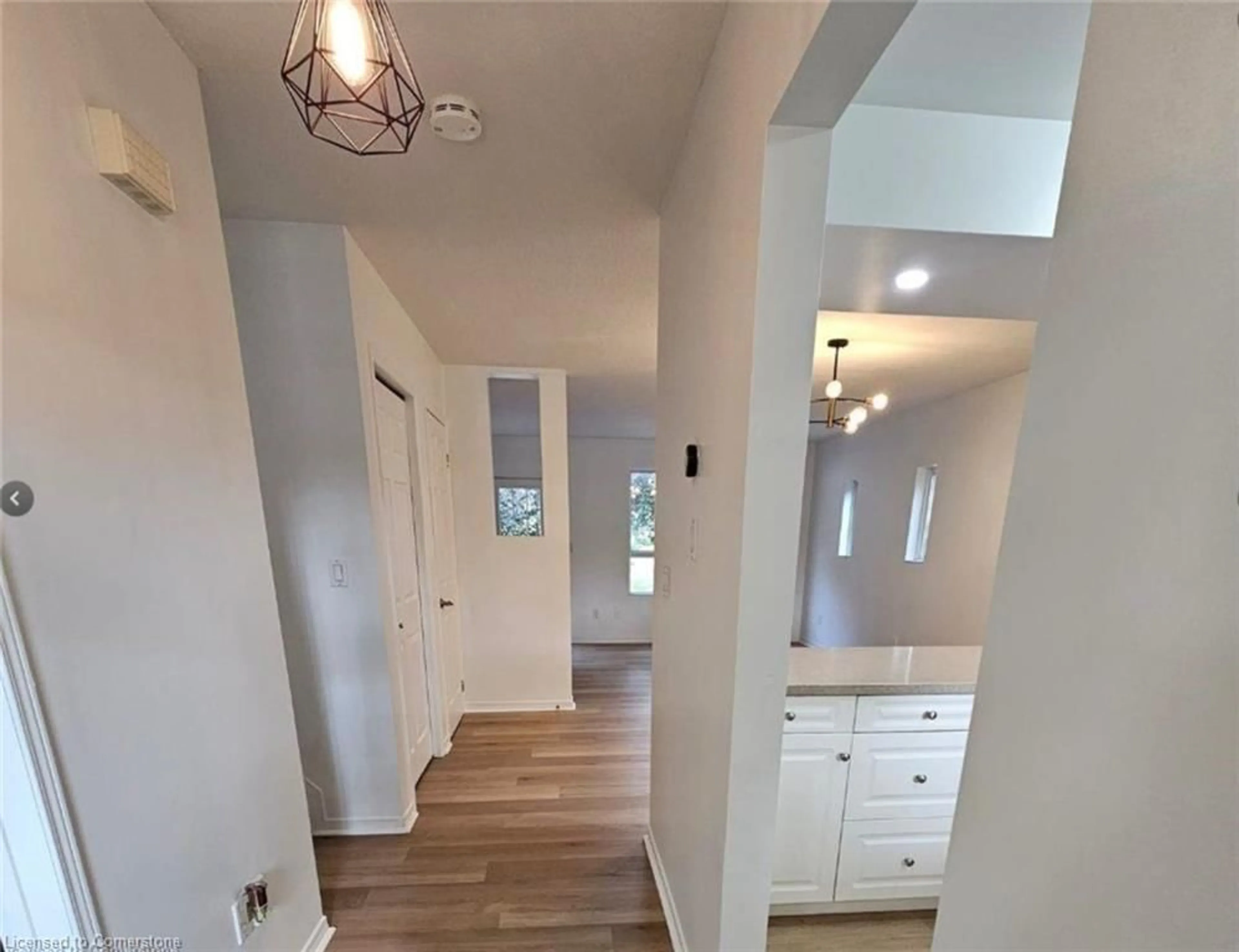 Indoor entryway for 220 Geneva St, St. Catharines Ontario L2R 4P8