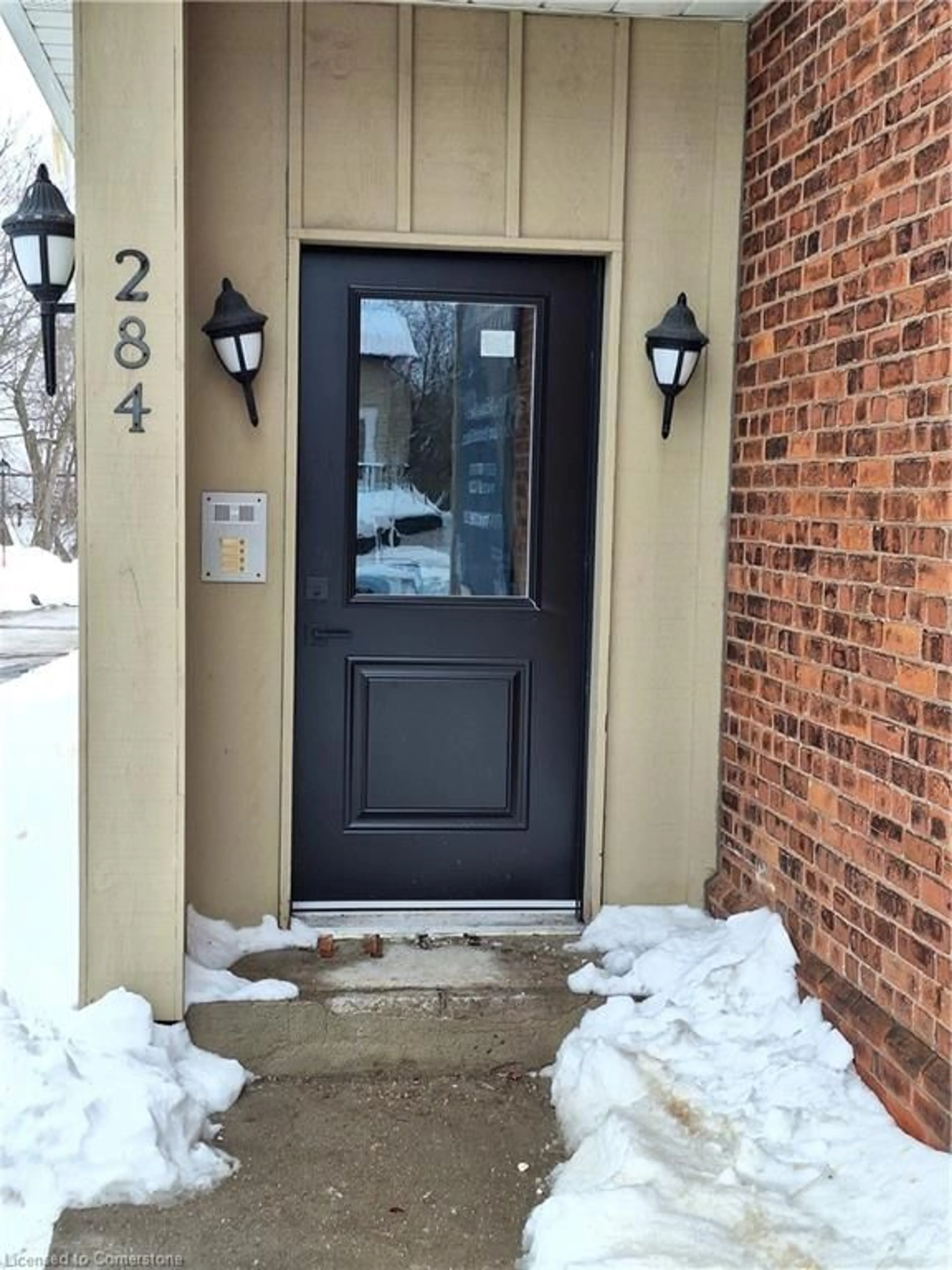 Indoor entryway for 284 Wilson St #201, Ancaster Ontario L9G 2B9