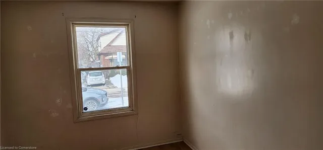 Additional property image - 108 Niagara St