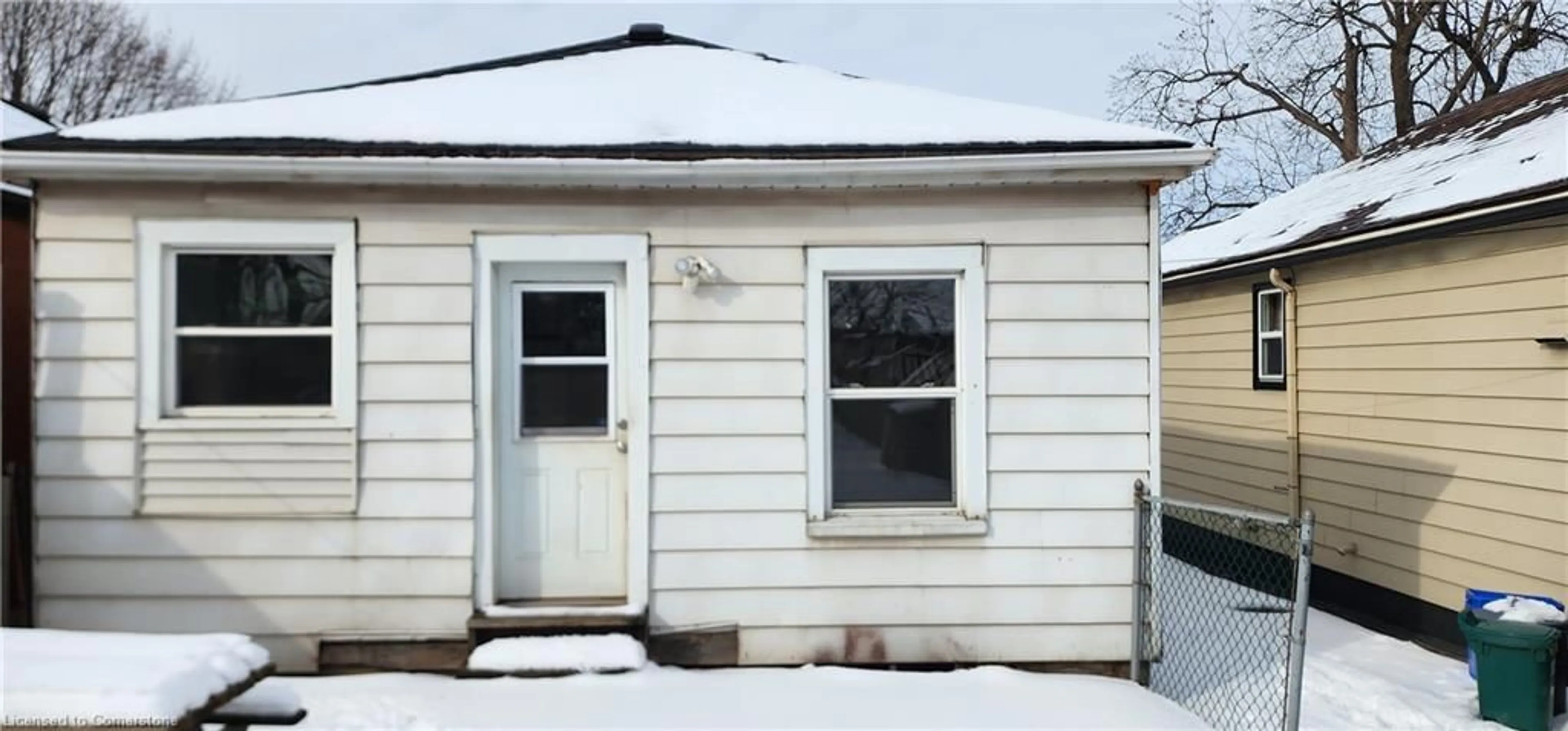 Shed for 108 Niagara St, Hamilton Ontario L8L 6A7