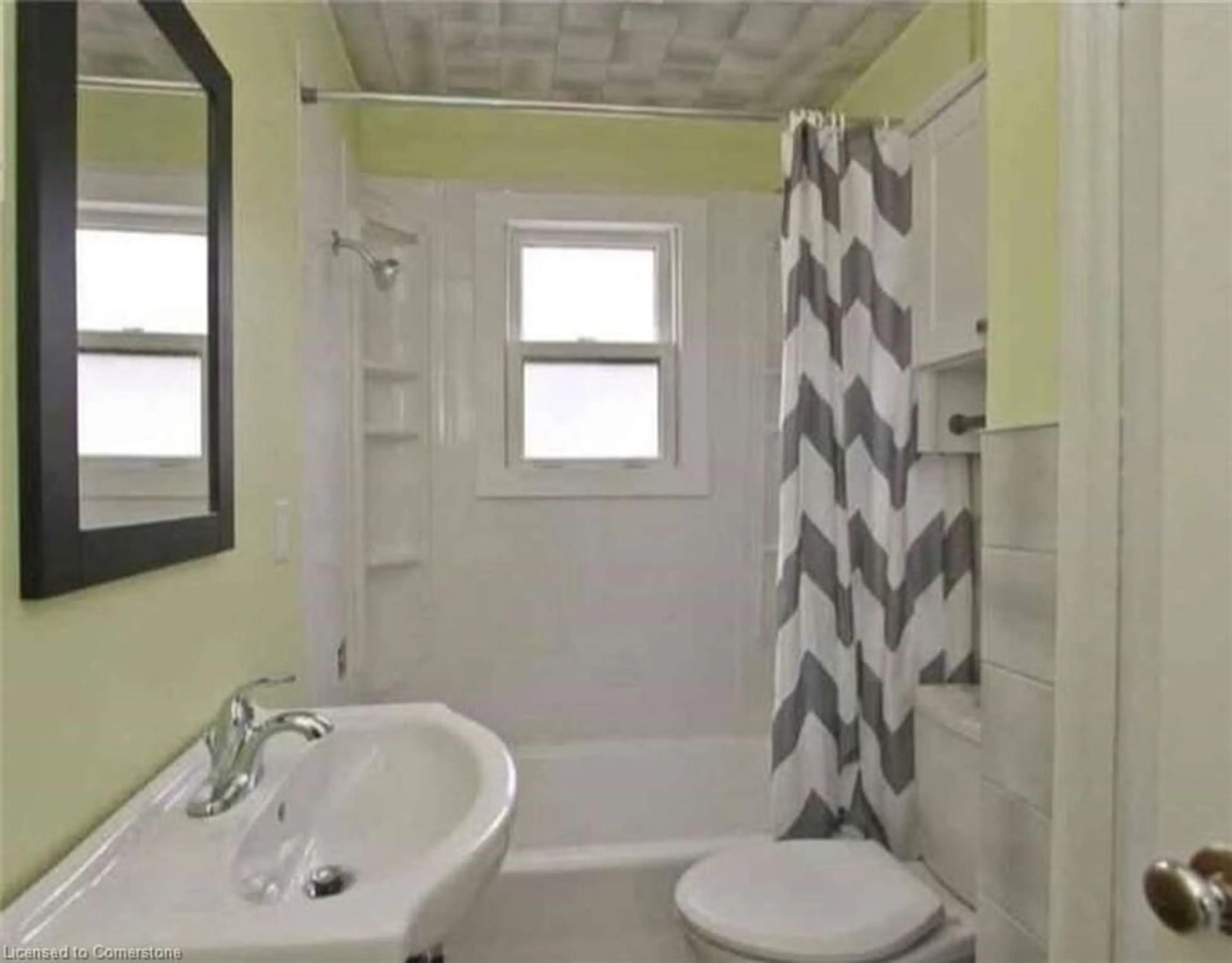 Standard bathroom, ceramic/tile floor for 39 Gutcher Ave, Sudbury Ontario P3C 3H5